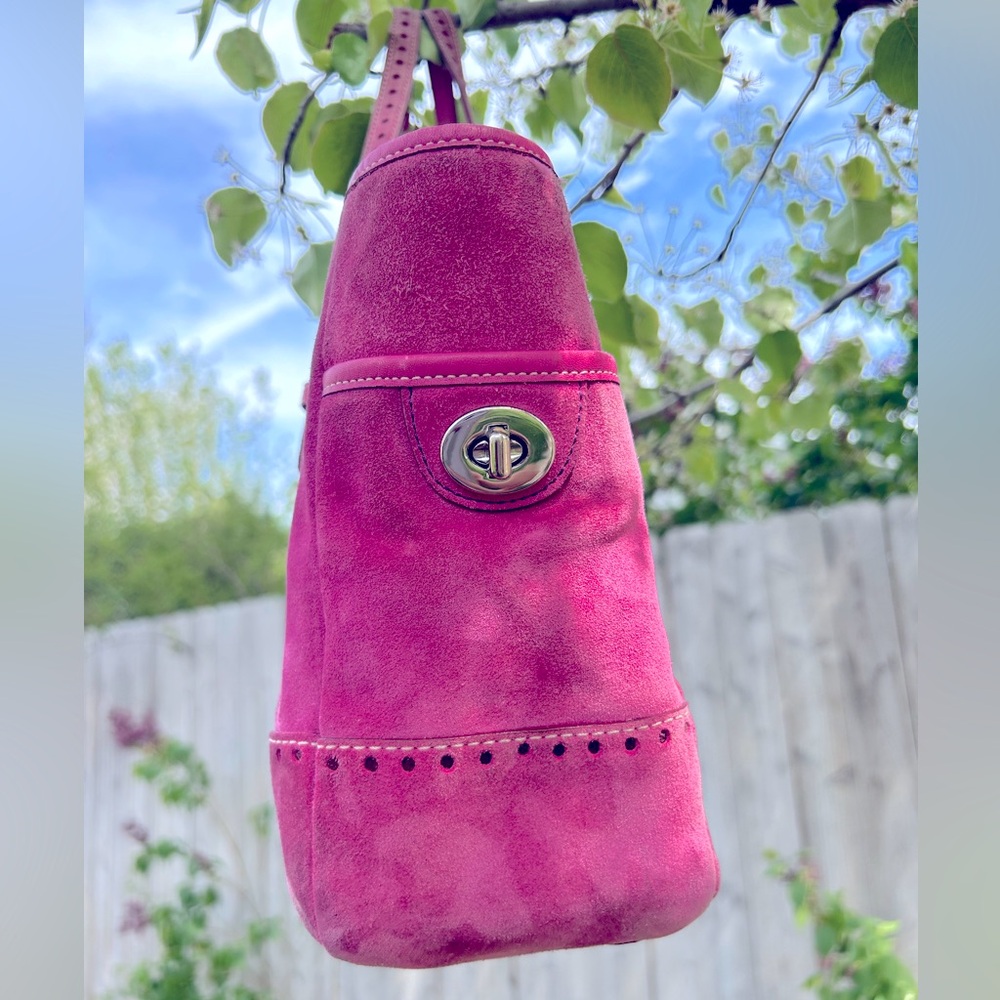 Rose Leatherware Suede Coach - Picture 3 of 8